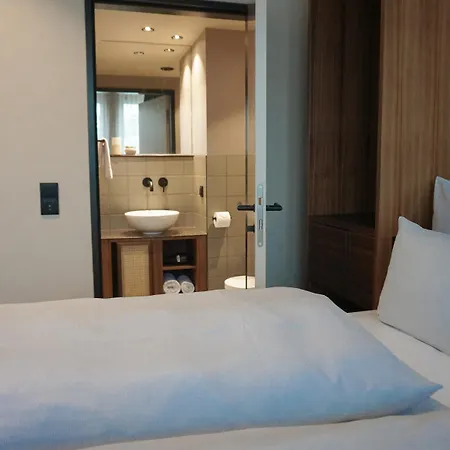 Hotel Cocoon Hauptbahnhof 4*