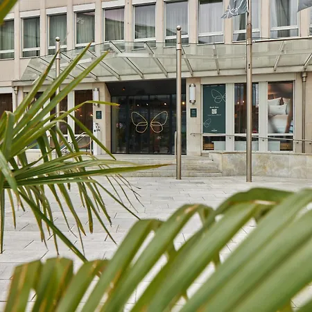 Cocoon Hauptbahnhof Otel 4*