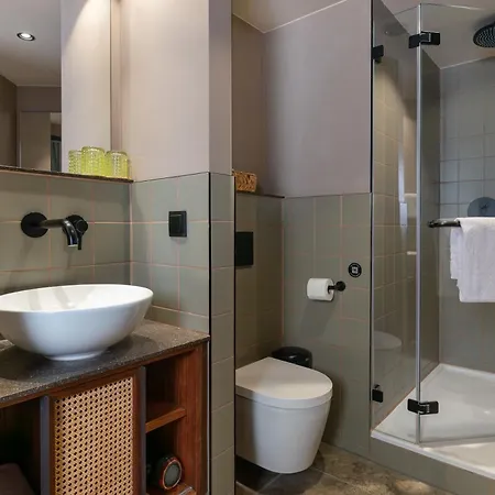 Hotel Cocoon Hauptbahnhof 4*