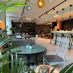 Hotel Cocoon